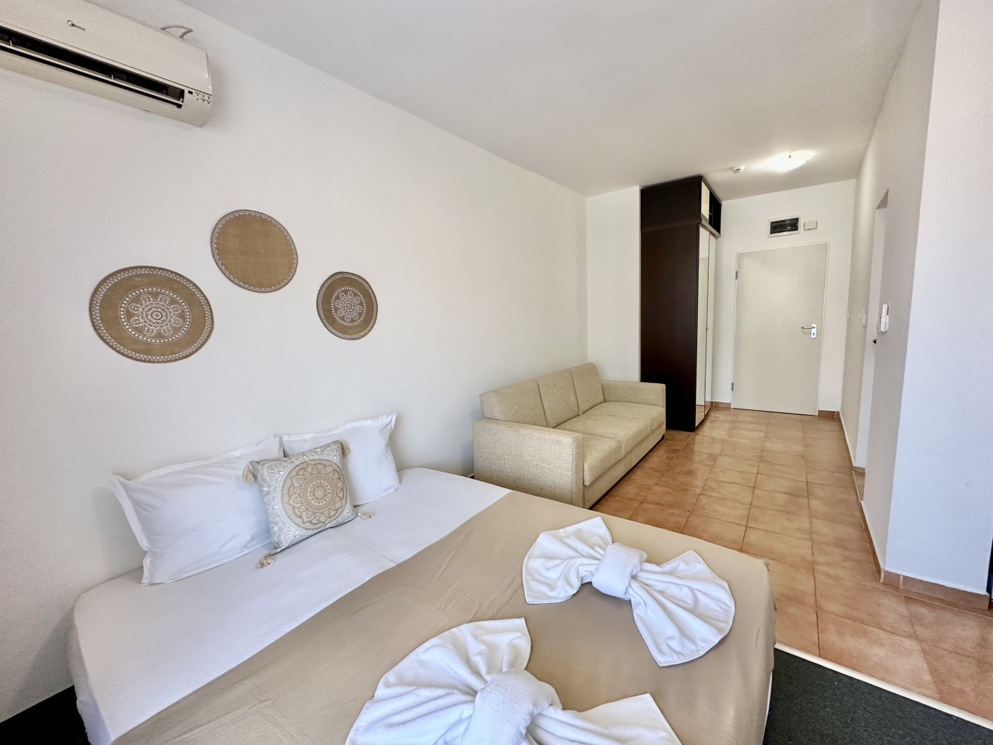 Marina Cape apartment 32_33
