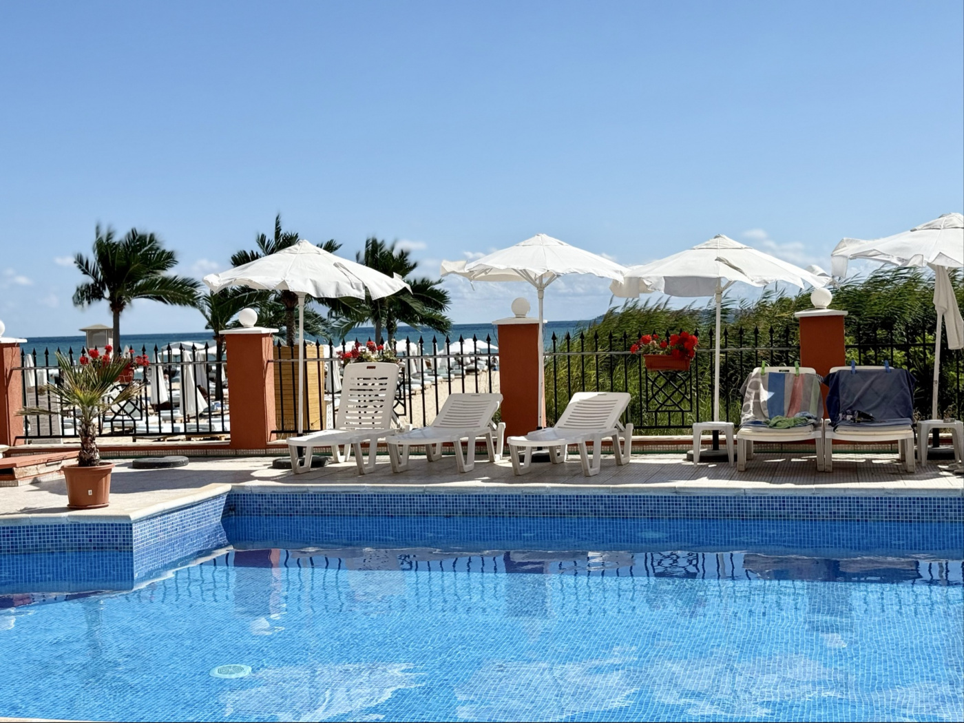 Carina Beach Aparthotel