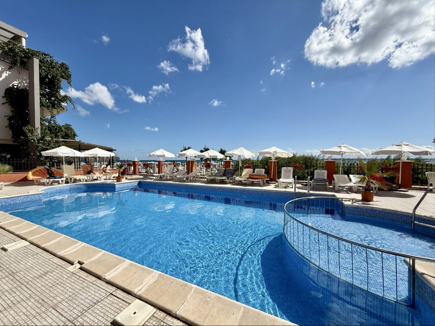 Carina Beach Aparthotel