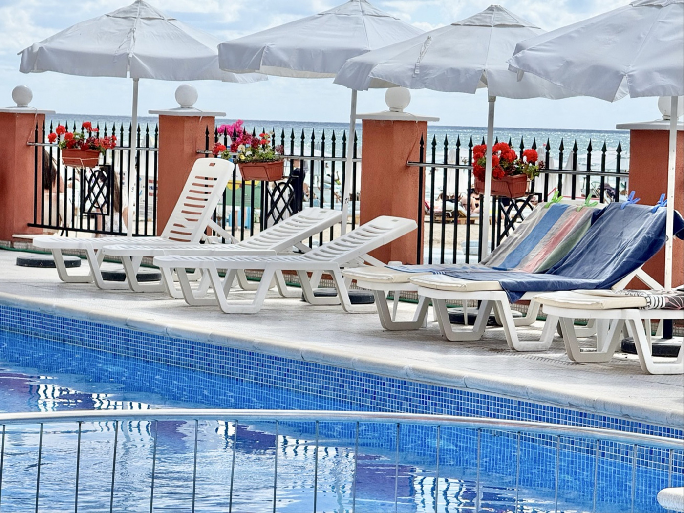 Carina Beach Aparthotel