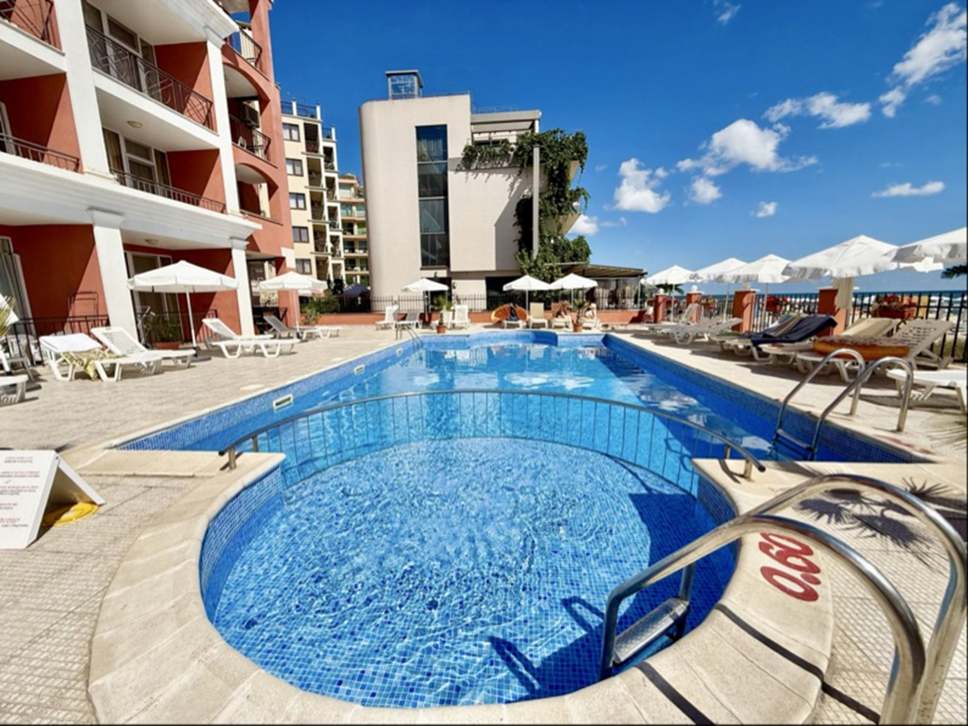 Carina Beach Aparthotel