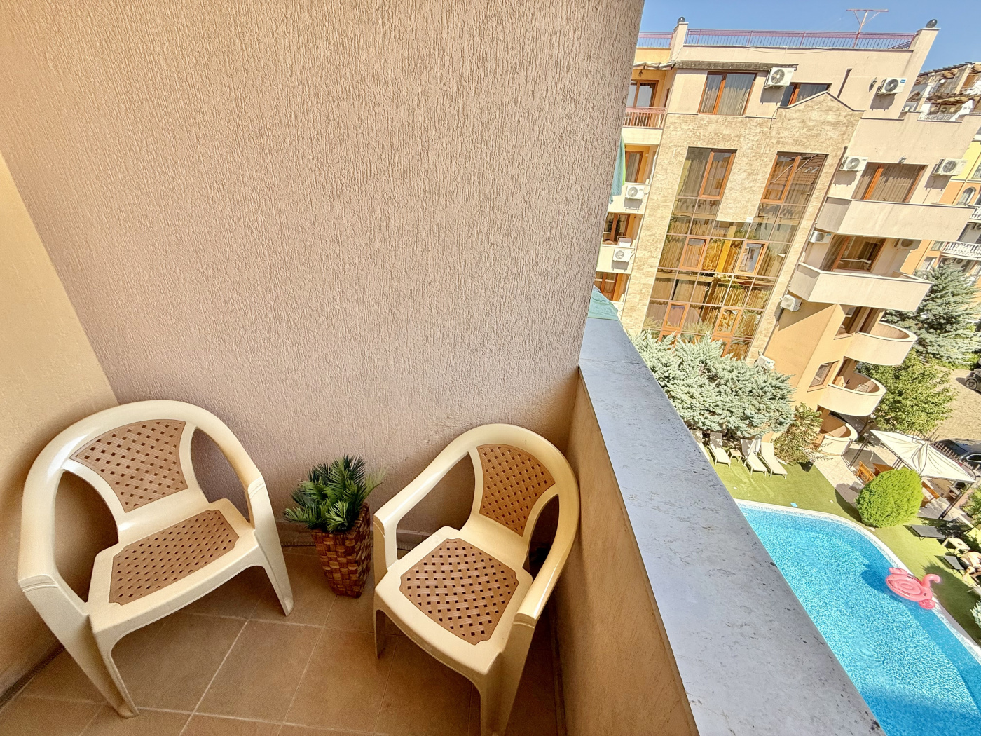 Emerald Paradise apartment 26P