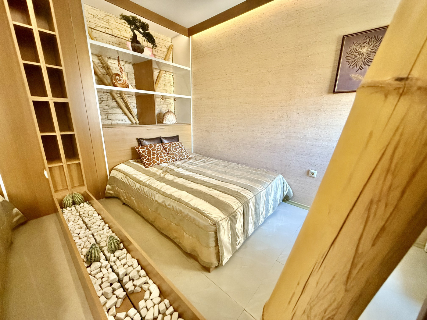 Emerald Paradise apartment 26P