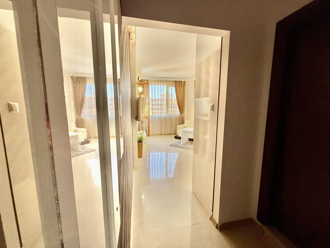 Emerald Paradise apartment 26P