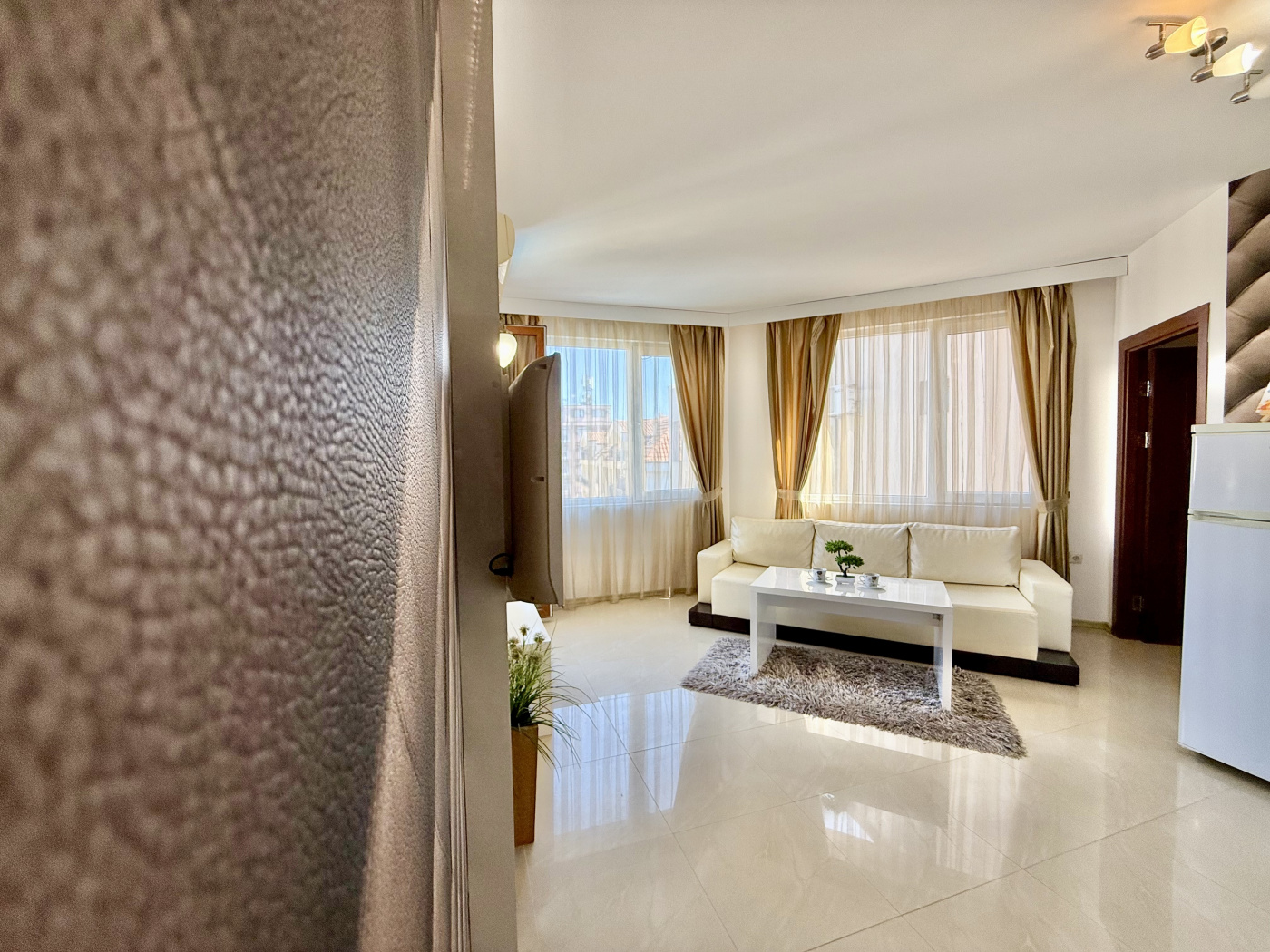 Emerald Paradise apartment 26P