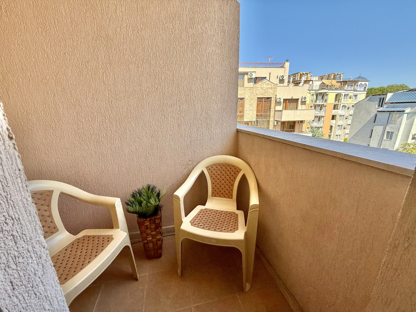 Emerald Paradise apartment 26P