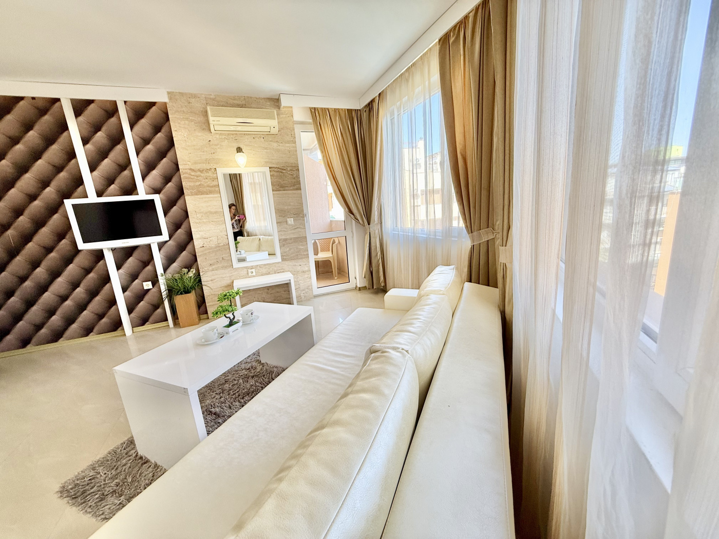 Emerald Paradise apartment 26P