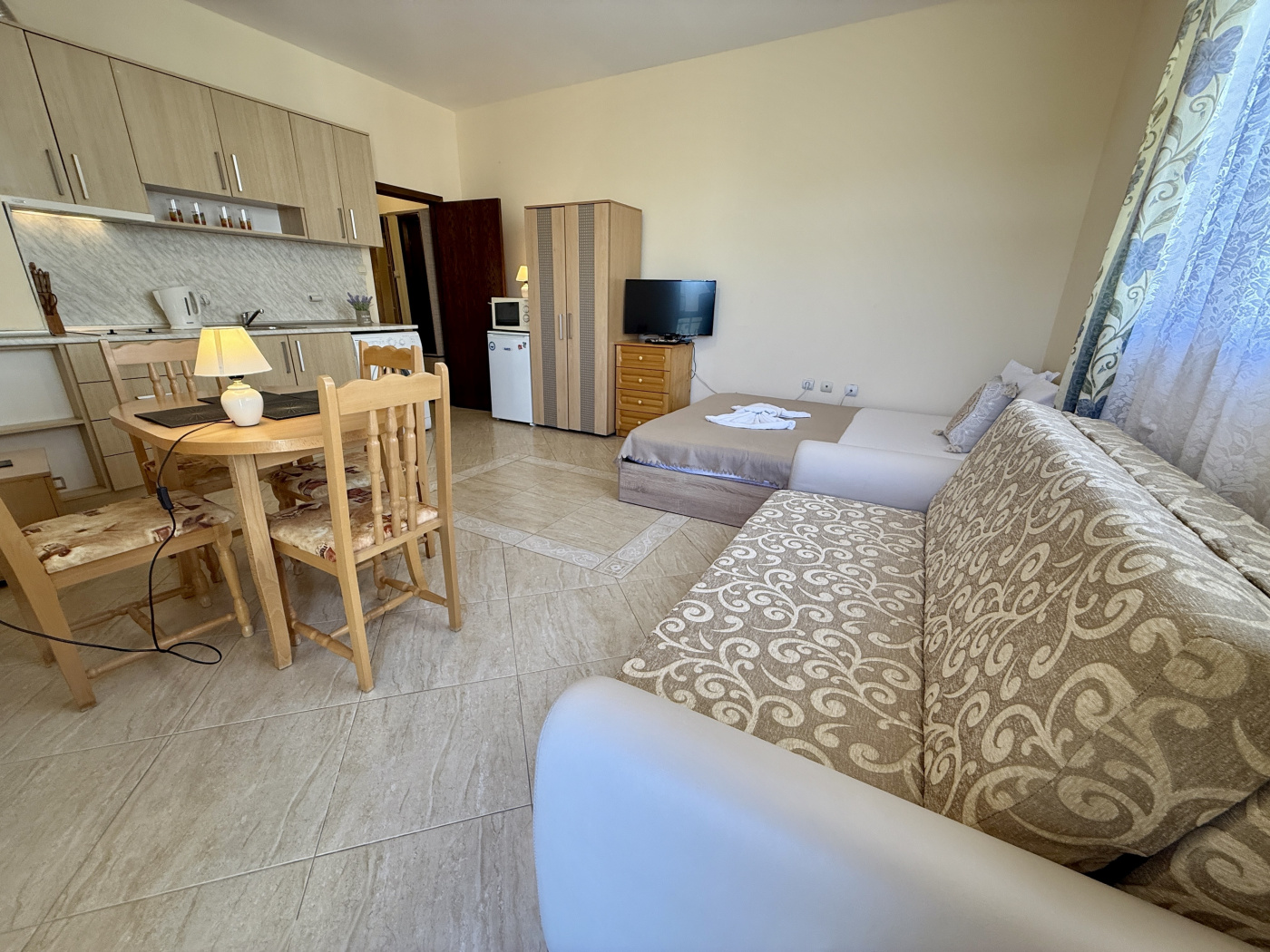 Sunny Sea Palace apartment 411