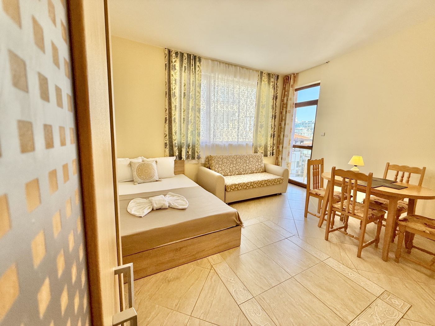 Sunny Sea Palace apartment 411